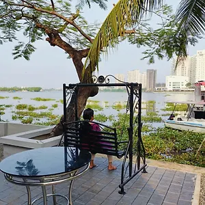 Marina Lounge Guest house Kochi